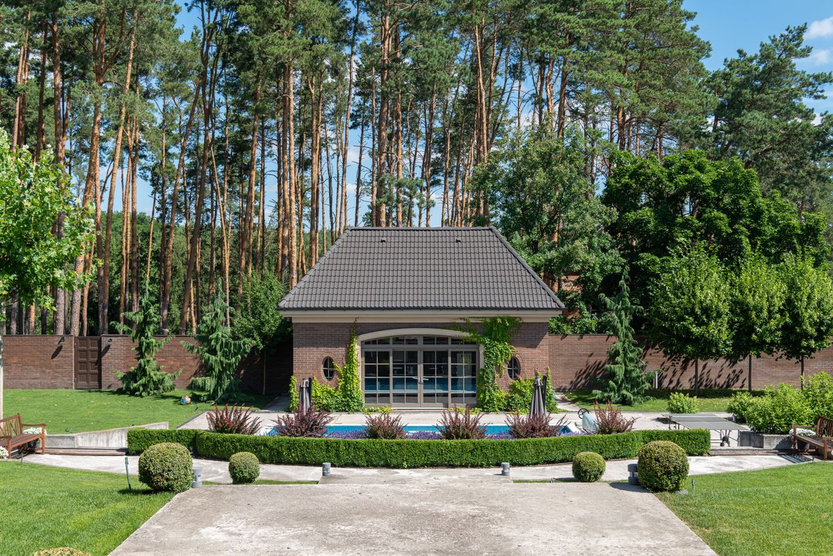 Resort style patio